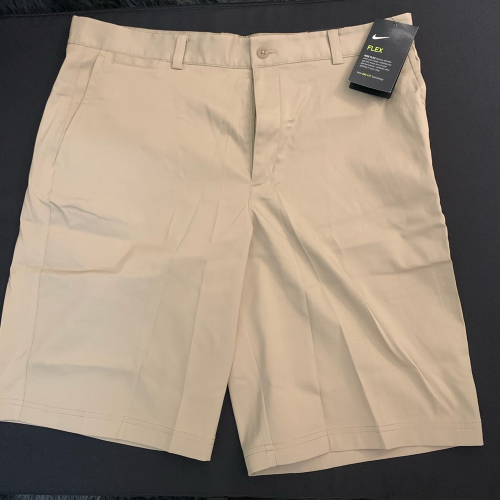 New Nike Golf Shorts Mens 34" khaki Standard fit